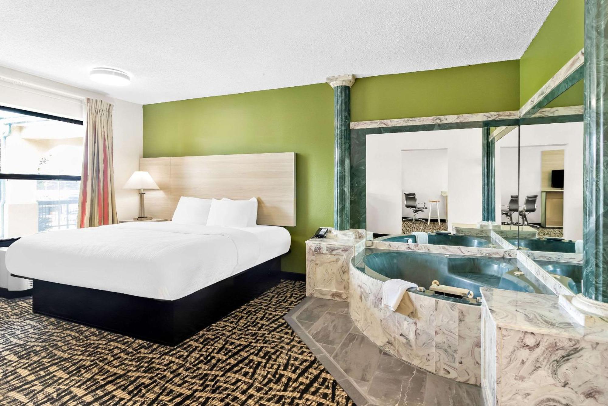 Quality Inn Russellville Екстериор снимка